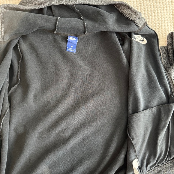 zip up sweatshirt - Picture 3 of 4